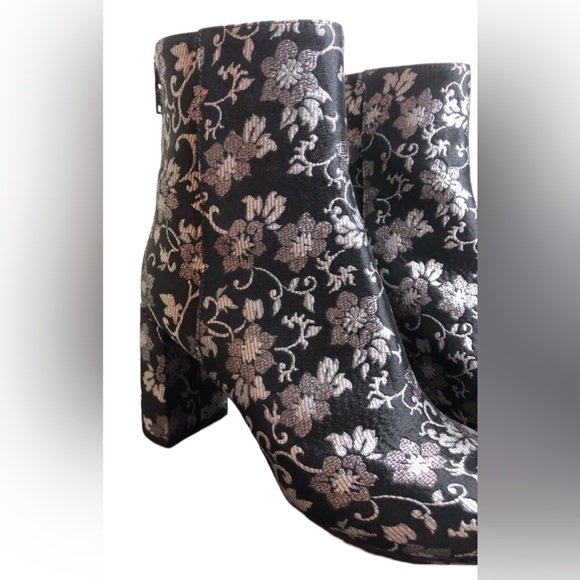 Lewit Lanzo Floral Silver and Black Block Heel Bootie Size 36.5 US Size 6 - Picture 3 of 12